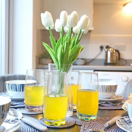 Апартаменты Modern 2 Bed House Close To Манчестер