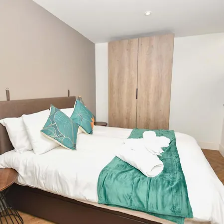 Modern 3bed Flat In W Security