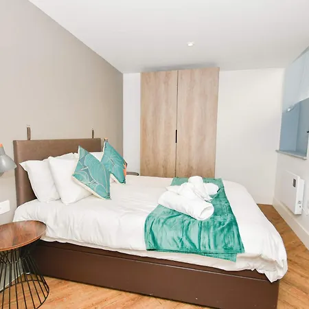 Modern 3bed Flat In W Security Apartment Manchester