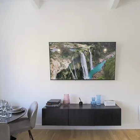 Appartement Large Centre Stylish And Spacious