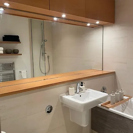 Stunning Centre Flat With A Terrace *