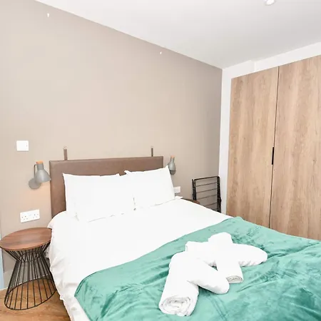 Modern 3bed Flat In W Security