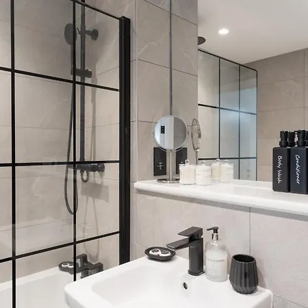 2 Bed Apartment, In The Heart Of Centre! 7 Mins Walk From Piccadilly Station! Apartamento Mánchester