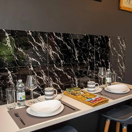 2br In Near Etihad Stadium With Parking *