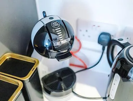 Stylish Two Bedroom With Balcony Apartment