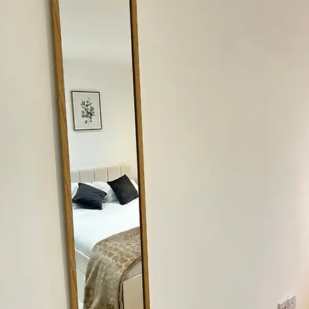 With - Terrace - Gym- Free Parking- Next To Man Stadium & Centre Apartment Manchester