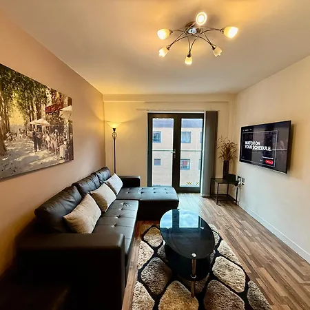 Bloom - Centre - Gated Parking *