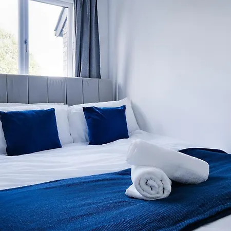 Spacious 2BR Near Centre Sleeps 6 Parking Mánchester