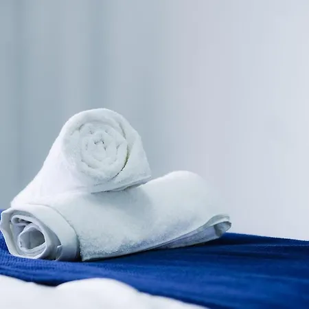 Spacious 2BR Near Centre Sleeps 6 Parking Mánchester