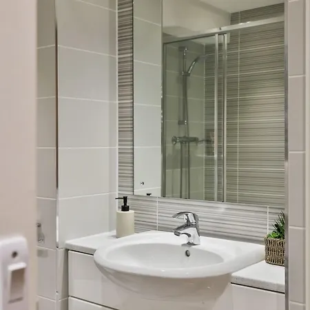 Apartman For Students Only - Tatton House In *