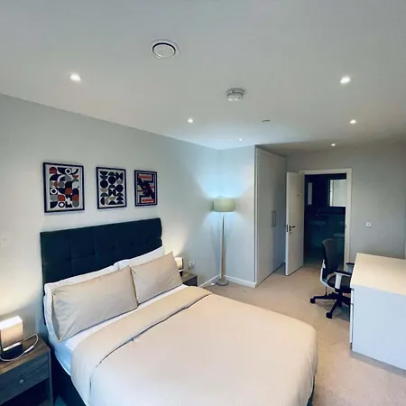 Sky View Centre Luxe - 2 Bedrooms Daire *