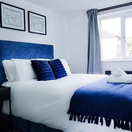 Apartamento Sleek 2Br Flat Near City Centre - Parking - 6 *