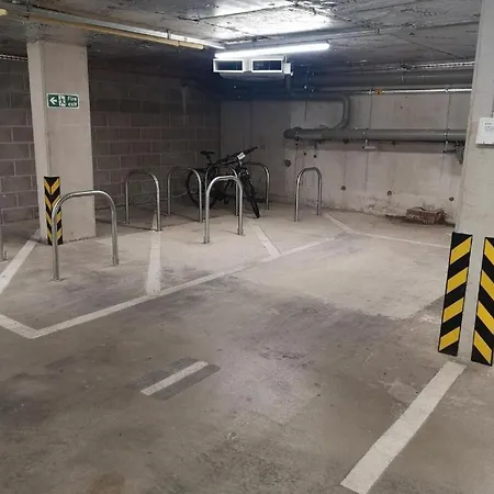 Stylish Two Bedroom With Balcony Apartment *