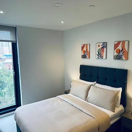 Sky View Centre Luxe - 2 Bedrooms Manchester