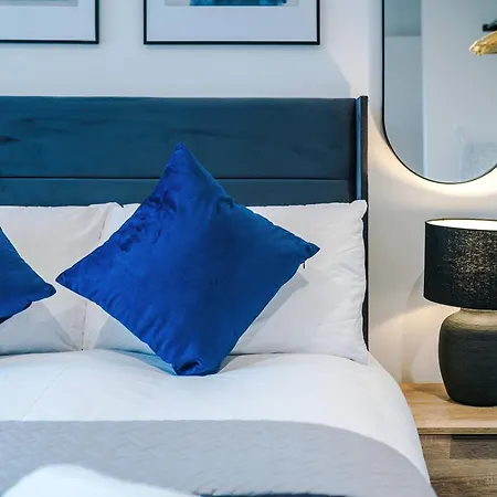 Stylish 1bed Fast Wi-fi Easy Access To *