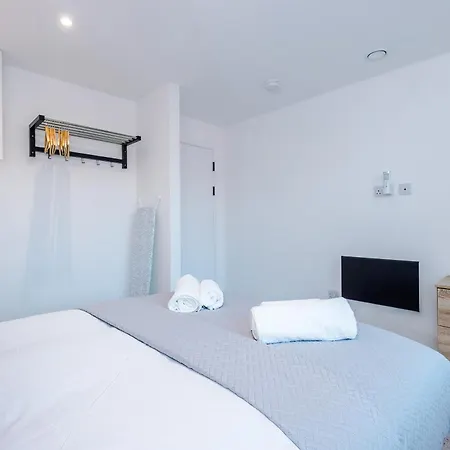 Stylish 1bed Fast Wi-fi Easy Access To