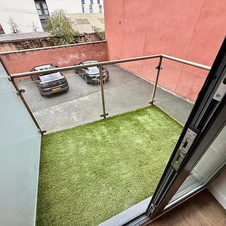 Bloom - Centre - Gated Parking