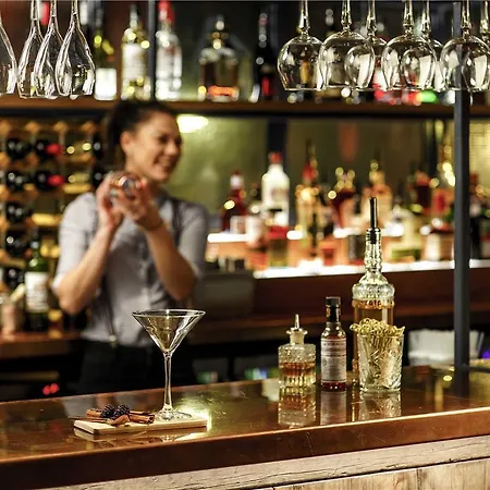 Ibis Centre Portland Street 3*