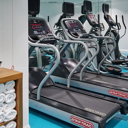 Crowne Plaza Centre By Ihg 4*