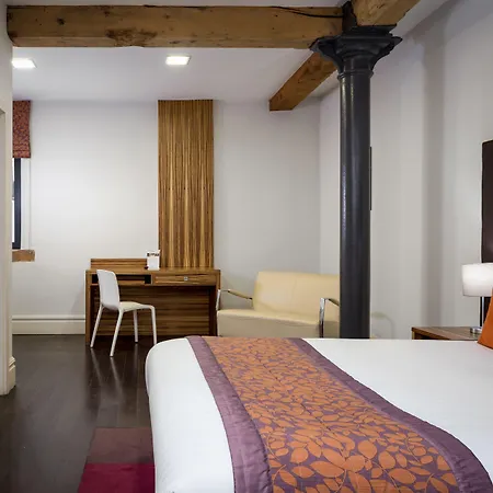 Roomzzz 4* מנצ'סטר