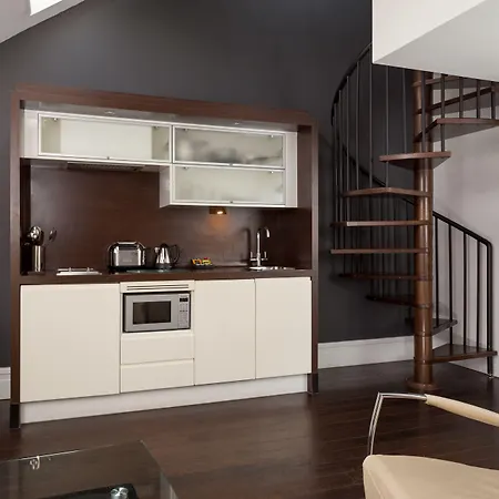 Roomzzz 4* Manchester