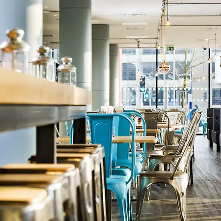 Radisson Centre, A Verified Net Zero مانشستر