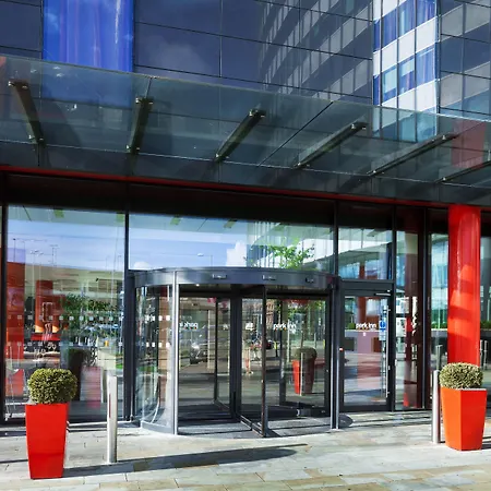 Radisson Centre, A Verified Net Zero فندق مانشستر