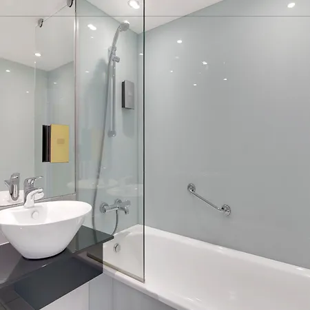 By Marriott Piccadilly 4*