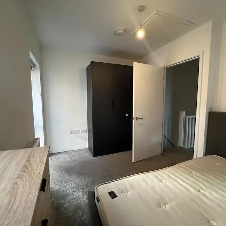 Modern New Build 3 Bed House Manchester Stockport Apartmán