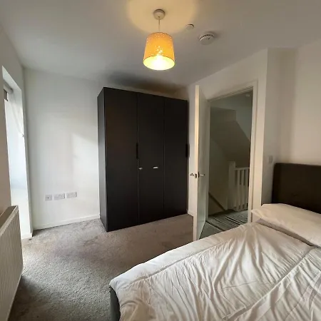 Apartment Modern New Build 3 Bed House Manchester Stockport *