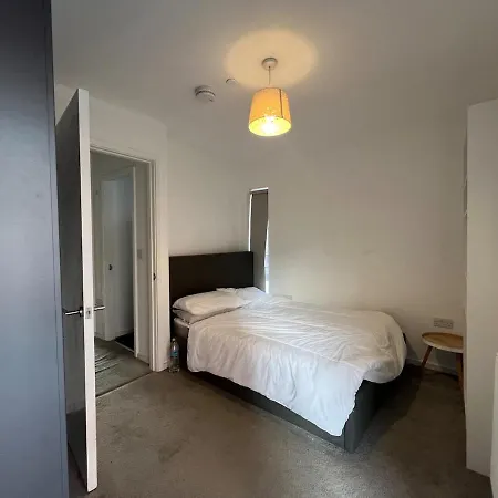 Modern New Build 3 Bed House Manchester Stockport Apartment Manchester