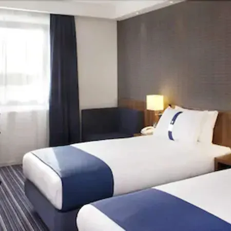 Express Centre By Ihg Hotel 3*