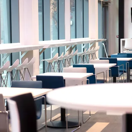 Express Centre Arena By Ihg Hotel