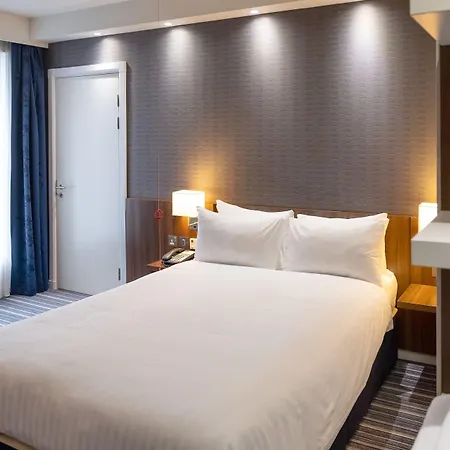 Hotel Express Centre Arena By Ihg