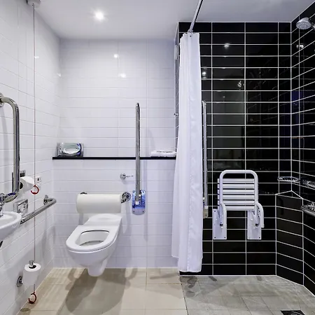 Hotel Express Centre Arena By Ihg 3*