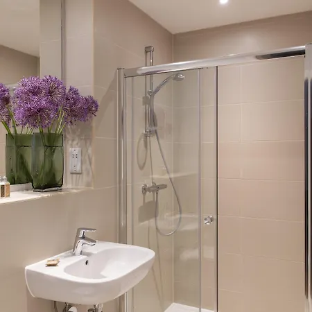 Cove Minshull Street Отель