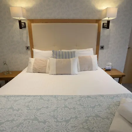 The Waterside And Leisure Club Hotel