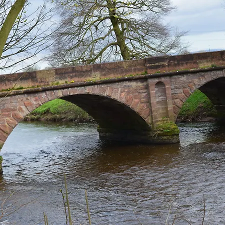 The Waterside And Leisure Club Hotell 3*