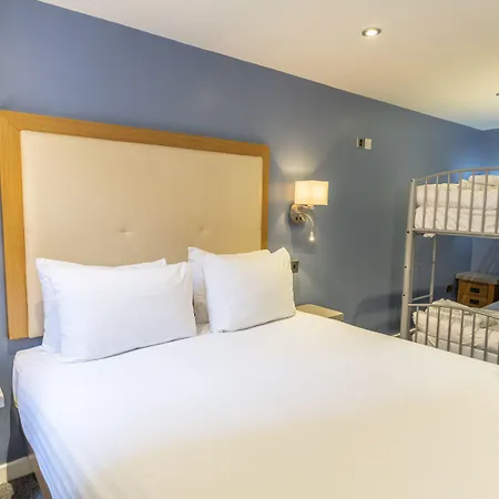 Hotel The Waterside And Leisure Club