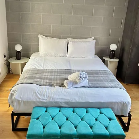 4 Bed Canal St Townhouse Free Parking 펜션