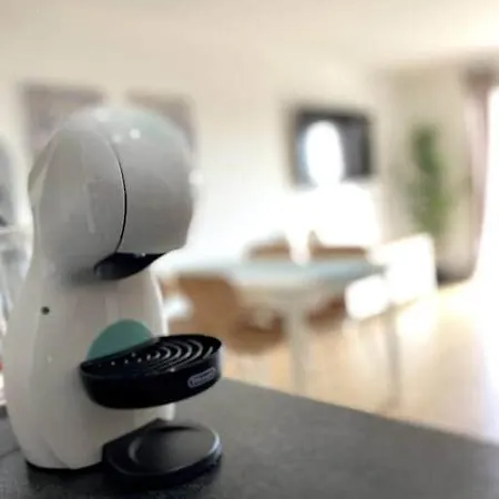 Fresh Private In Shared 2 Bed Flat Camp Street Homestay