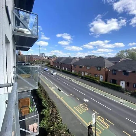 Fresh Private In Shared 2 Bed Flat Camp Street *