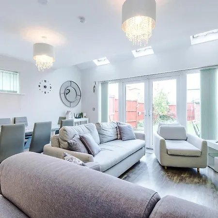 Large Townhouse By The Etihad & Coop Live Arena With Free Parking * Manchester