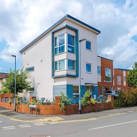 Hébergement de vacances Large Townhouse By The Etihad & Coop Live Arena With Free Parking
