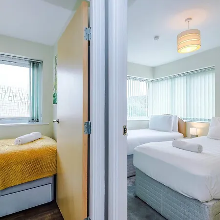 Nyaraló Large Townhouse By The Etihad & Coop Live Arena With Free Parking