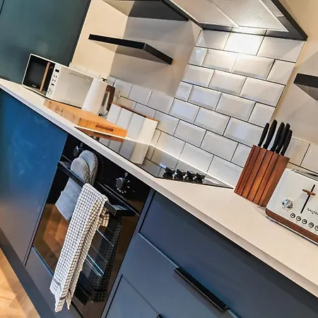 Semesterbostad 2 Bed Near Etihad & Centre On A Quiet Street With Free Parking Manchester