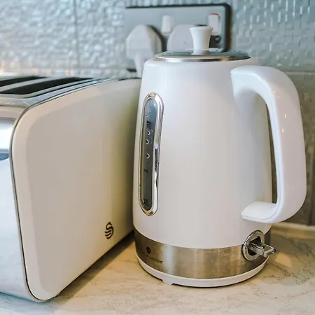 Large Townhouse By The Etihad & Coop Live Arena With Free Parking مانشستر