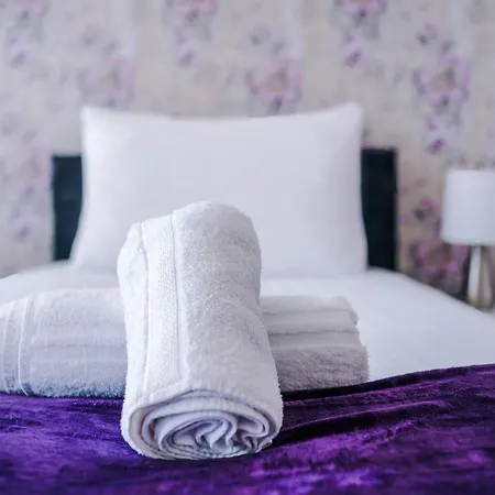 Large Townhouse By The Etihad & Coop Live Arena With Free Parking