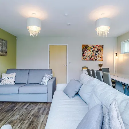 Large Townhouse By The Etihad & Coop Live Arena With Free Parking