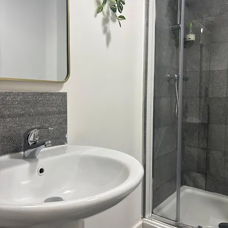 Stylish 2 Beds W/ Free Parking Near Old Trafford Appartement *